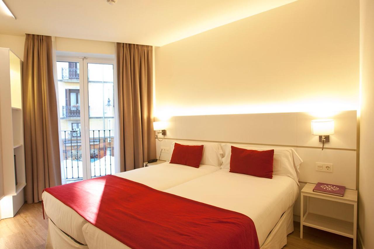 Hotel Pompaelo Plaza Del Ayuntamiento & Spa Pampeluna Zewnętrze zdjęcie